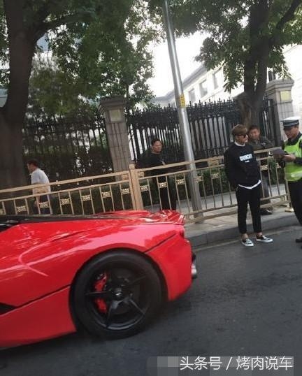 贾乃亮法拉利价值1800多万，虽是二手车却是绝版