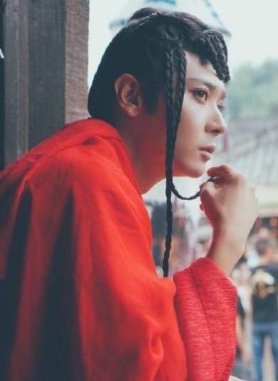 霍建华穿女装嘟嘴卖萌，胡歌妖娆到连女人都害怕!