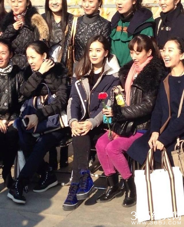 张翰的“发小”个个“啤酒肚”，同学聚会中只有刘诗诗能看