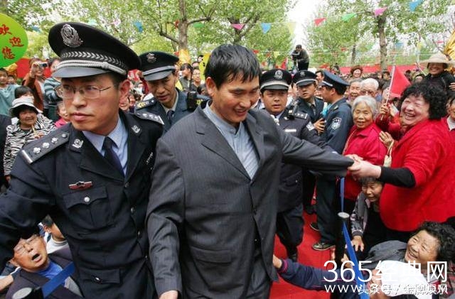 朱之文演出活动太繁忙，造成腿部严重静脉曲张