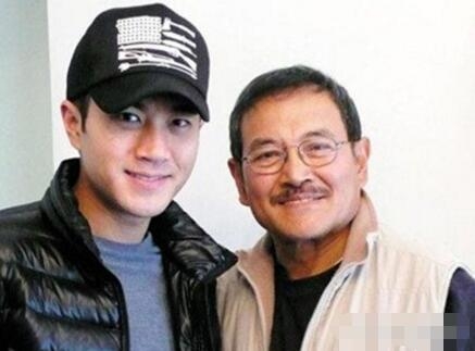 杨幂大方祝老公生日快乐，小糯米正面照终于曝光，巨像爷爷