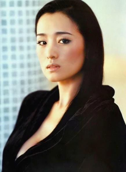 因为牙的问题，让巩俐的艺术生涯是屡战屡败