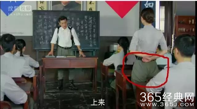 赵丽颖再次得罪服装师，裙子皱巴巴，而且屁股居然这么大？