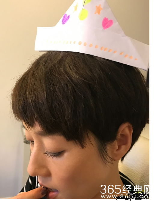 真的是原装睫毛？马伊琍晒照睫毛抢眼