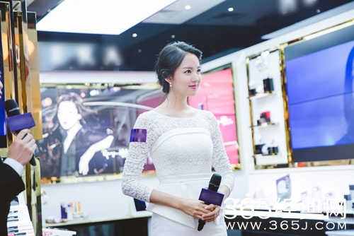 张梓琳产后现身 机智回答“腿长是什么感受”