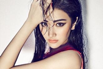 娱乐圈背景最牛的5个女星，最后一个连成龙王思聪都不敢动她