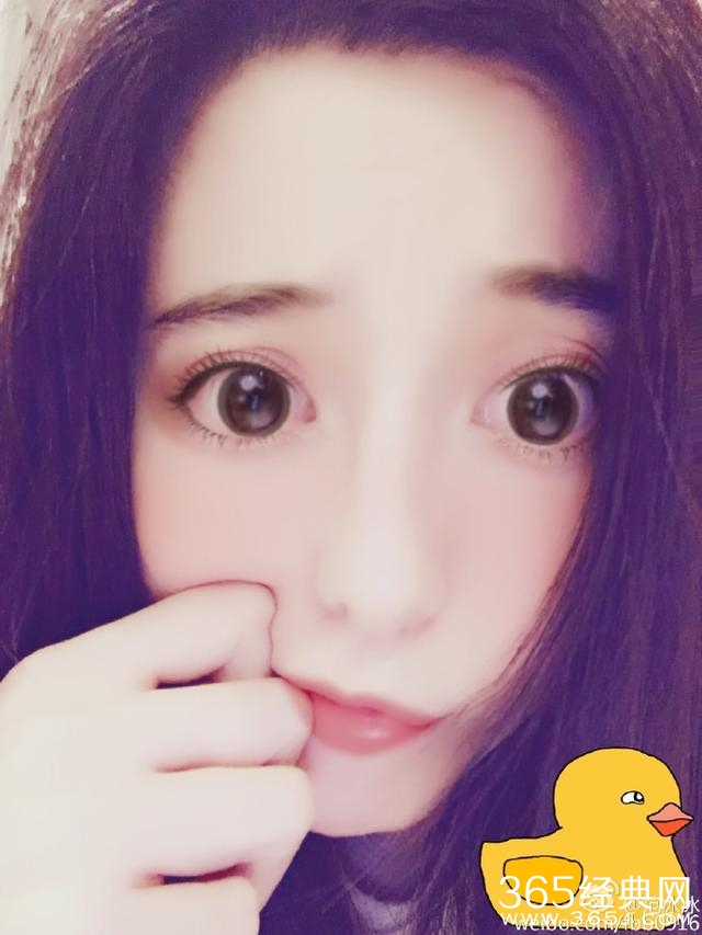 范冰冰微博晒多张自拍照，细心网友发现双眼皮不见了