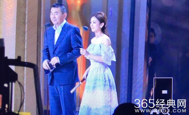 金鹰节最有意思的十八张合影 何炅调戏赵丽颖玩坏杨洋