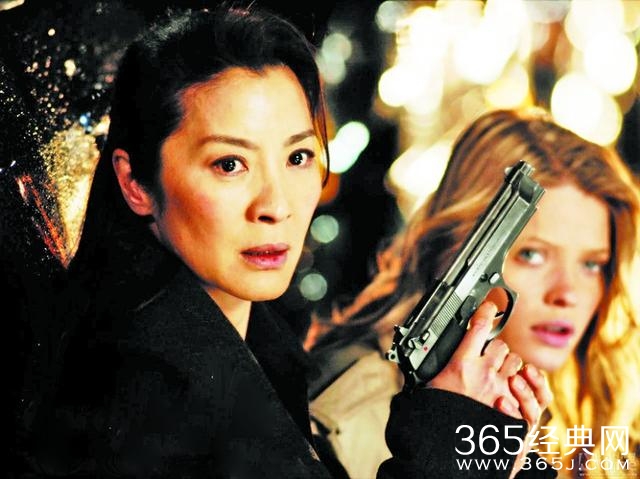 娱乐圈背景最牛的5个女星，最后一个连成龙王思聪都不敢动她