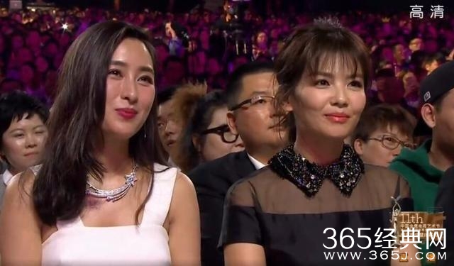 金鹰节最有意思的十八张合影 何炅调戏赵丽颖玩坏杨洋