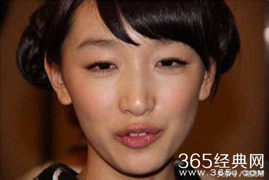 周冬雨同框赵丽颖，都是一白遮三丑，周冬雨竟然输了