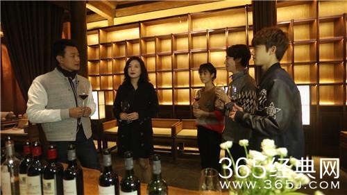 娱乐圈背景最牛的5个女星，最后一个连成龙王思聪都不敢动她