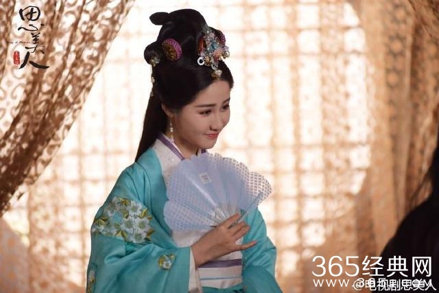 金鹰节的女主持 梁田整容后成了脸盲