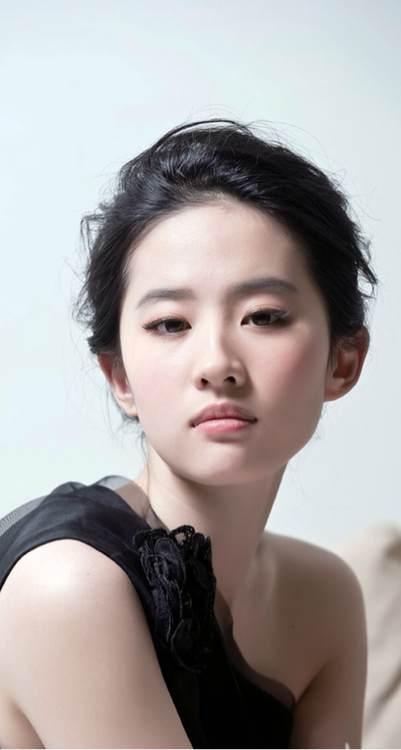 最新人气大比拼，郑爽第二，刘亦菲居然无缘上榜！