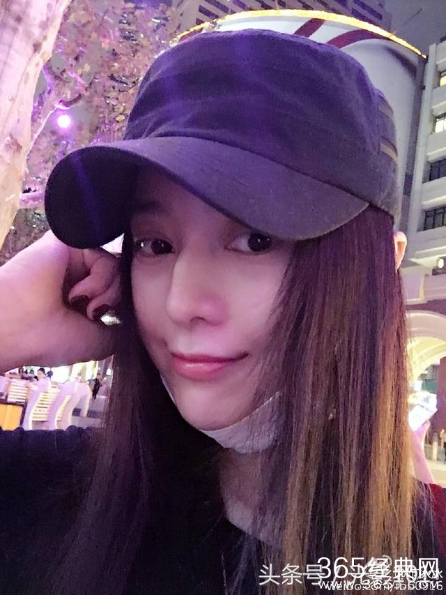 范冰冰这27万赞的微博不是因为她素颜，而是因无名指上的戒指！