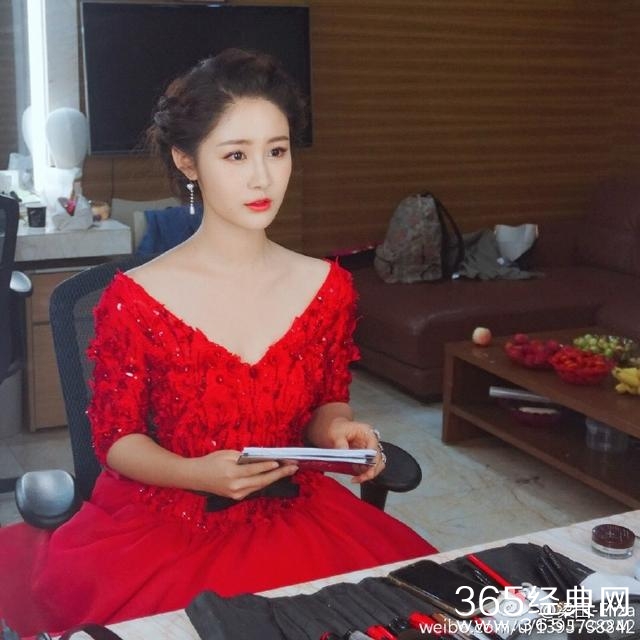 金鹰节的女主持 梁田整容后成了脸盲