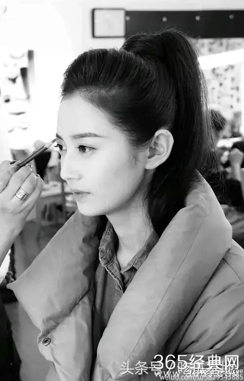 唐嫣当老板了，新签约的艺人比唐嫣漂亮，和郑爽一样清纯！