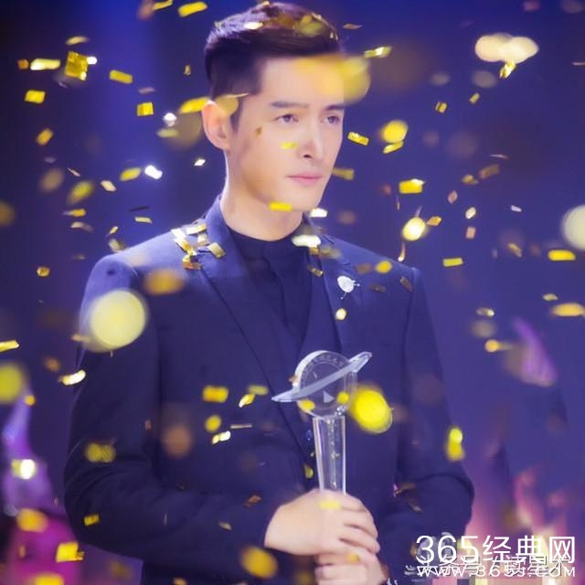 当所有人都在夸胡歌的时候，却很少人注意到他的这个举动