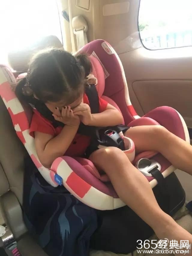 文章上戏抽烟饮啤酒又惹争议？他这几年真的走了背运么？