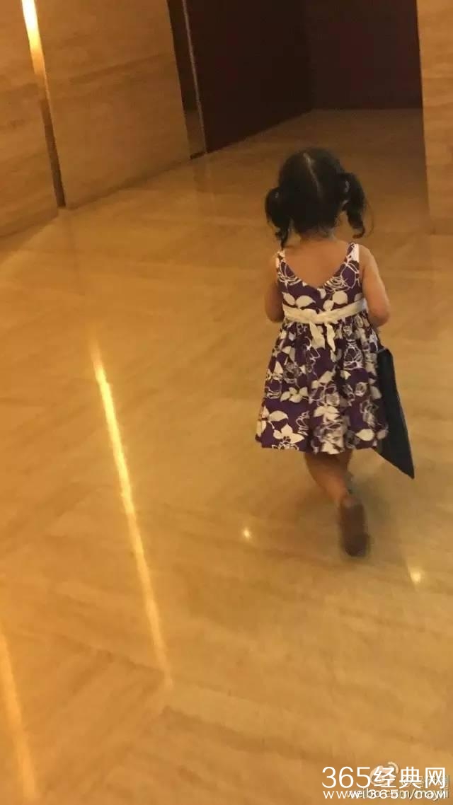 文章上戏抽烟饮啤酒又惹争议？他这几年真的走了背运么？