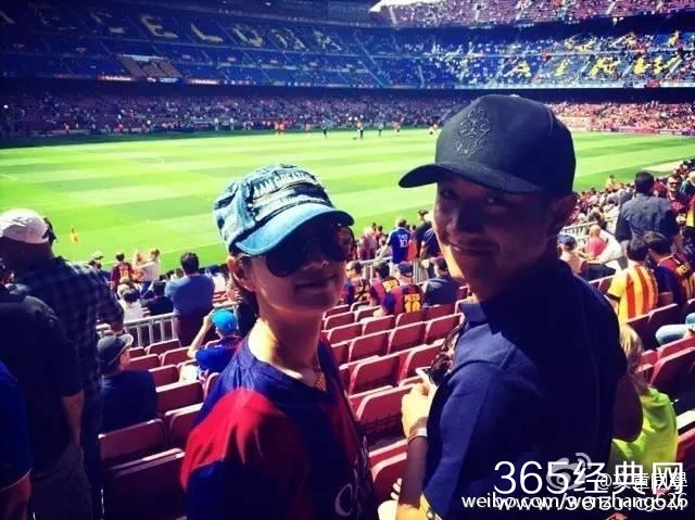 文章上戏抽烟饮啤酒又惹争议？他这几年真的走了背运么？