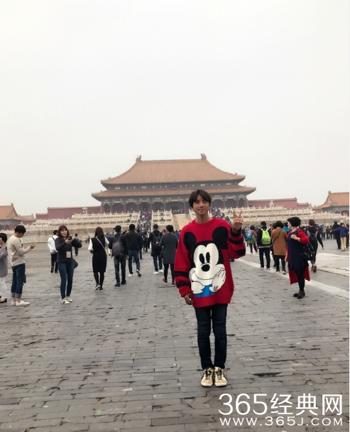 这个游客有点眼熟？黄致列畅游紫禁城