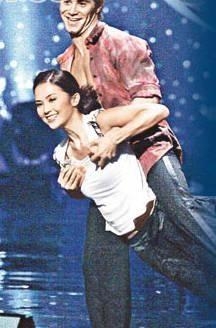 郑爽也遭“咸猪手” ，影后范冰冰独得老外恩宠