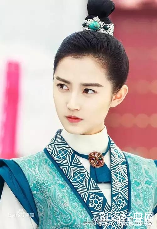 唐嫣当老板了，新签约的艺人比唐嫣漂亮，和郑爽一样清纯！