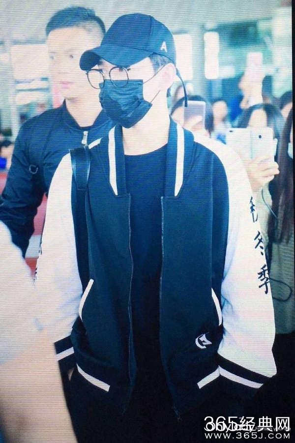 杨洋撞衫张雨绮 看看男神和谁穿过一件衣服？