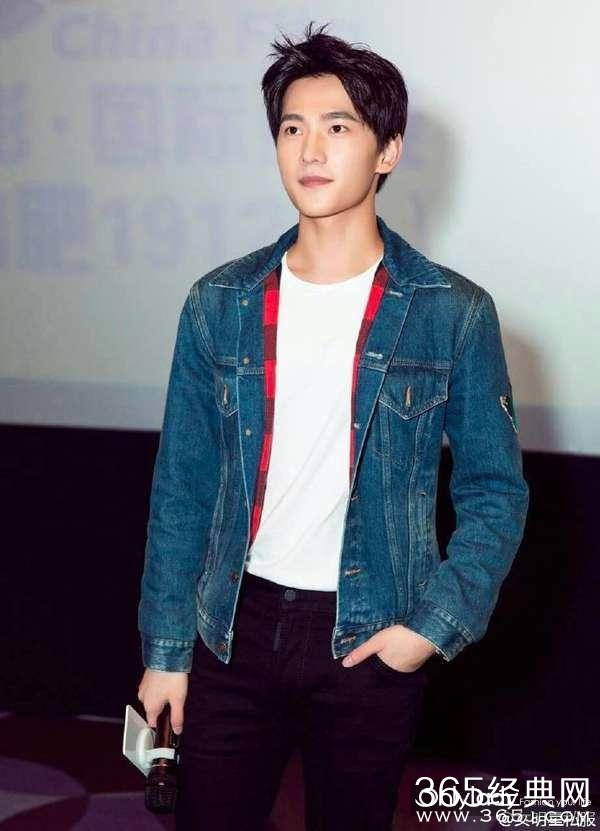 杨洋撞衫张雨绮 看看男神和谁穿过一件衣服？