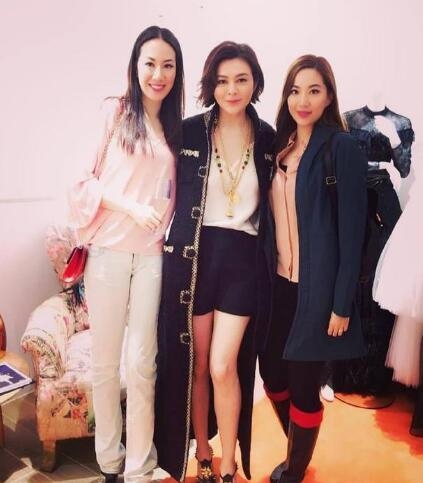 女神和女神才是好朋友！关之琳与汪诗诗合影