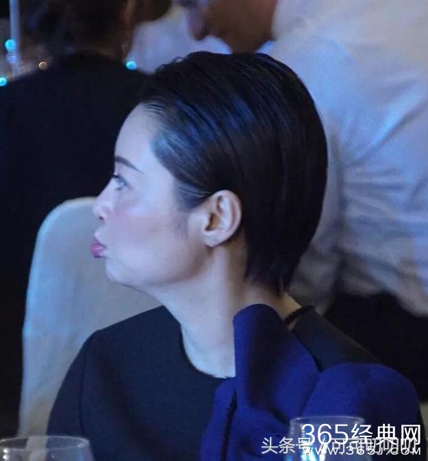 袁立宴会一人独自喝酒，无人理睬，难道只因为马蓉说过话？