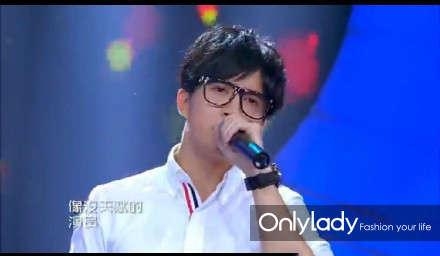 杨洋撞衫张雨绮 看看男神和谁穿过一件衣服？