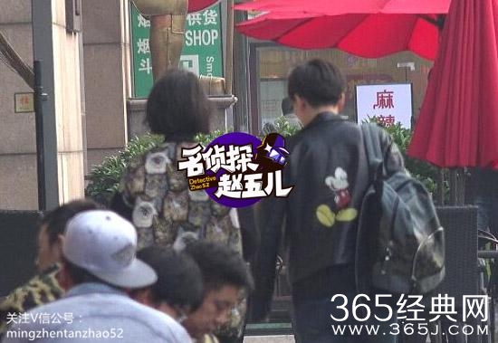 周冬雨单身生活不孤单 “小鲜肉”助理贴身陪伴