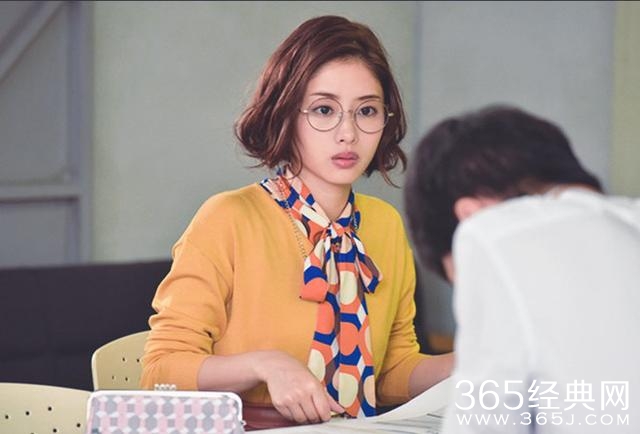 石原里美，周冬雨的一双美腿也不差！