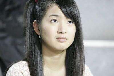 石原里美，周冬雨的一双美腿也不差！