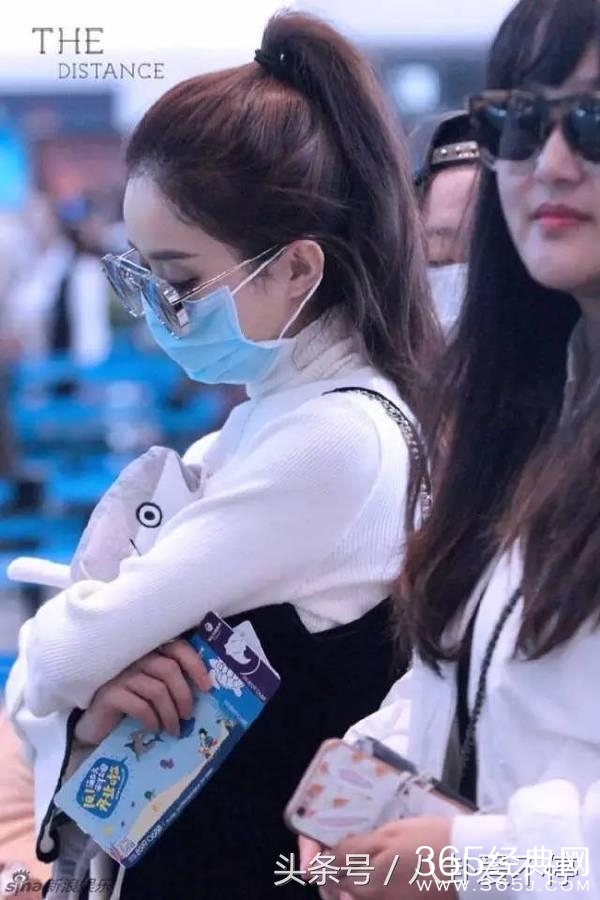 明星到底多缺觉：胡歌拿剧本睡着，赵丽颖站着睡着，张艺兴晕倒！