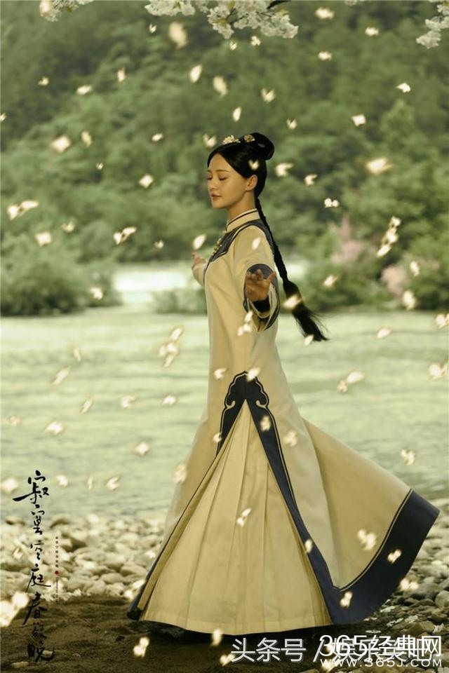 论清宫古装戏颜值，赵丽颖比郑爽好看百倍！