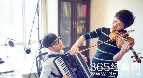 王铮亮首次公开爱女照片 为女儿创作同名歌曲