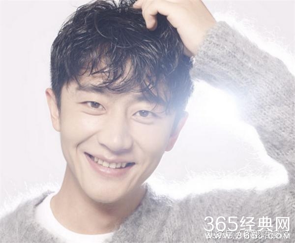 小鲜肉们不只脸好看 连手都那么漂亮 最后一个肉手婴儿肥还没退