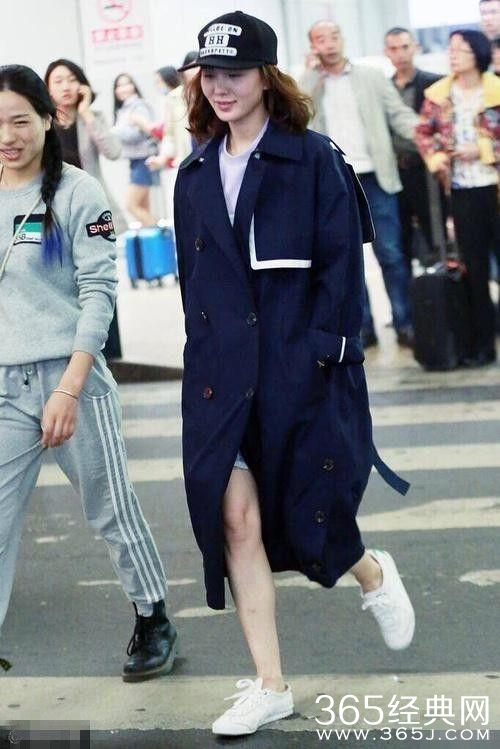 女星秋衣里面藏心机 郑爽单纯迪丽女王范 杨幂心机不如她