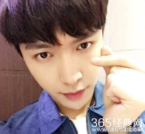 张艺兴，小绵羊的日常自拍，帅到怎么都看不够