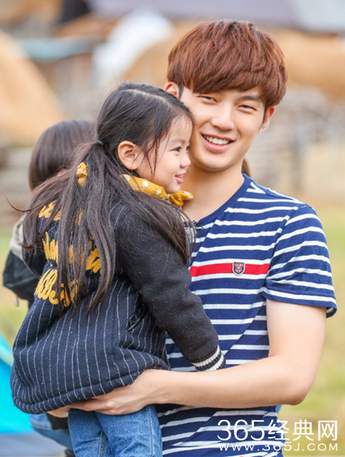 爸爸4董力阿拉蕾圈粉无数_ 阿拉蕾崔雅涵父母是谁_365经典网