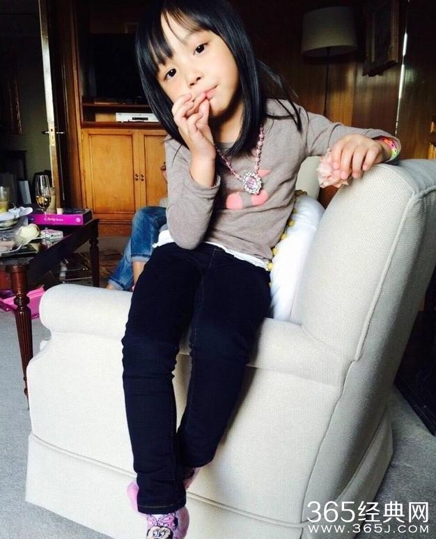 赵薇香港豪宅被扒 内景装修奢华，光玄关设计都花1000万！