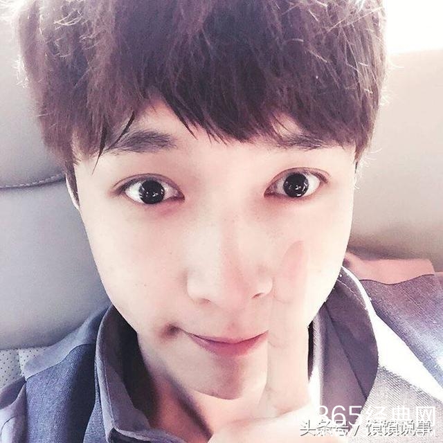 张艺兴，小绵羊的日常自拍，帅到怎么都看不够