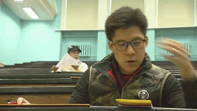 坐拥百亿身家，路边买20元童装，这对豪门夫妇最让人心旷神怡