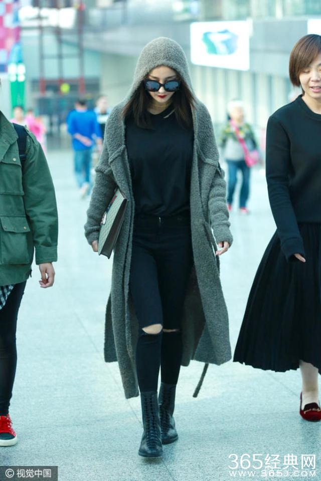 女星秋衣里面藏心机 郑爽单纯迪丽女王范 杨幂心机不如她