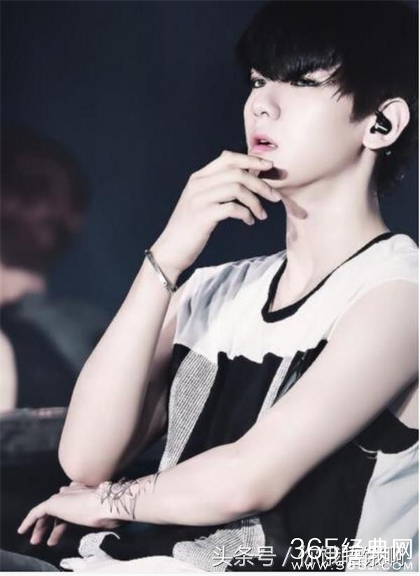 小鲜肉们不只脸好看 连手都那么漂亮 最后一个肉手婴儿肥还没退