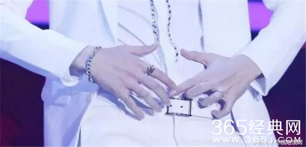 小鲜肉们不只脸好看 连手都那么漂亮 最后一个肉手婴儿肥还没退