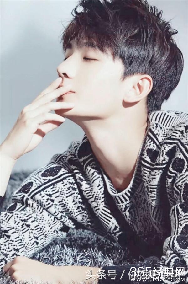 小鲜肉们不只脸好看 连手都那么漂亮 最后一个肉手婴儿肥还没退